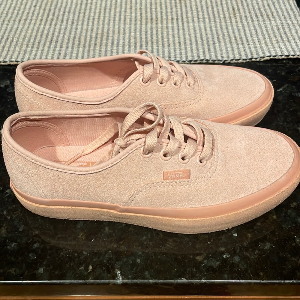 Vans pink platform suede gym shoes US 6.5